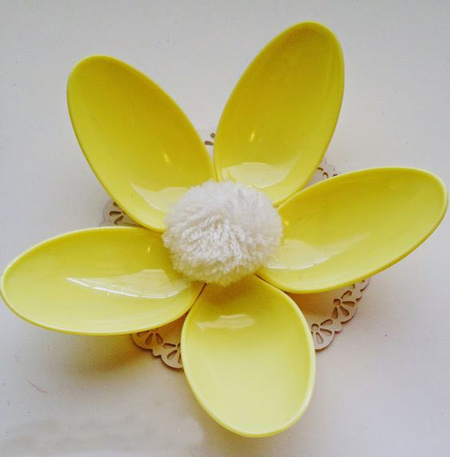 ساخت کاردستی با قاشق یکبار مصرف کاردستی با قاشق یکبار مصرف,درست کردن کاردستی با ظروف یک بار مصرف,آموزش ساخت کاردستی