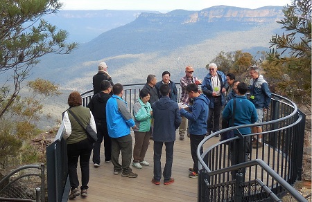 از مزایای ژئوتوریسم ارتقا و افزایش دانش در مورد منطقه ای خاص است ژئو پارک قشم, تاریخچه ژئوتوریسم, هدف ژئوتوریسم