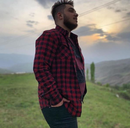 آرون افشار خواننده, زندگی نامه آرون افشار