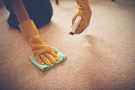 نکاتی برای تمیز کردن لکه ها, تمیز کردن لکه های روغنی از لباس, تمیز کردن لکه های روغنی از فرش