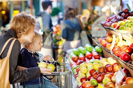 تغذیه سالم کودکان, چگونه کودک خود را تشویق به خوردن میوه و سبزیجات کنیم, تشویق کودک به خوردن میوه و سبزیجات
