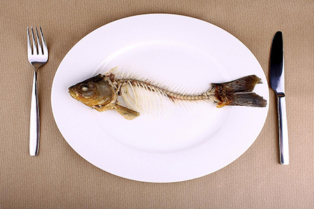 راههای درآوردن تیغ ماهی از گلو, استخوان ماهی گیر کرده در گلو, تیغ ماهی گیر کرده در گلو
