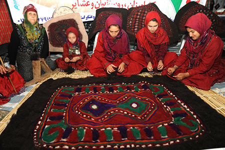 صنایع دستی استان گلستان, سوغات استان گلستان,سوزن دوزی