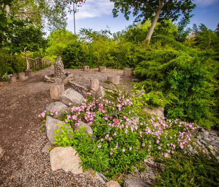 تصاویر باغ صخره ای در باغ گل های اصفهان قسمت های مختلف باغ گل های اصفهان, تصاویر باغ گل های اصفهان, درباره ی باغ گل های اصفهان