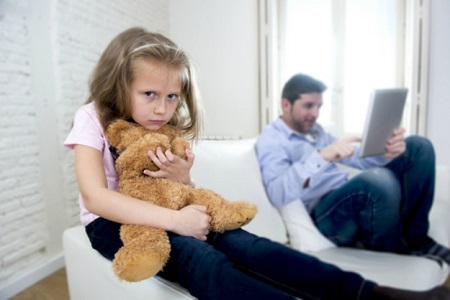 اثرات مخرب بی توجهی والدین به کودکان, آسیب‌های بی توجهی به کودکان, کم توجهی به کودکان