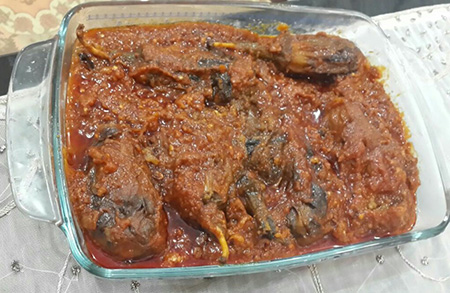 پخت انواع خورش با گوشت چرخ کرده,طرز تهیه خورشت بادمجان با گوشت چرخ کرده