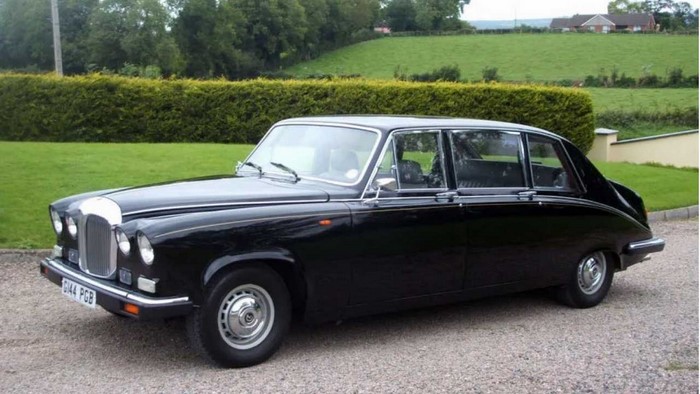 Daimler Limousine DS420