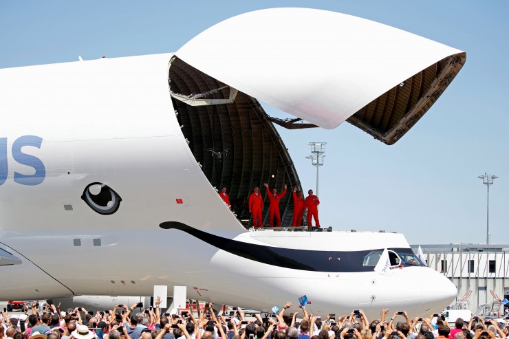 نهنگ سفید ایرباس به پرواز درآمد