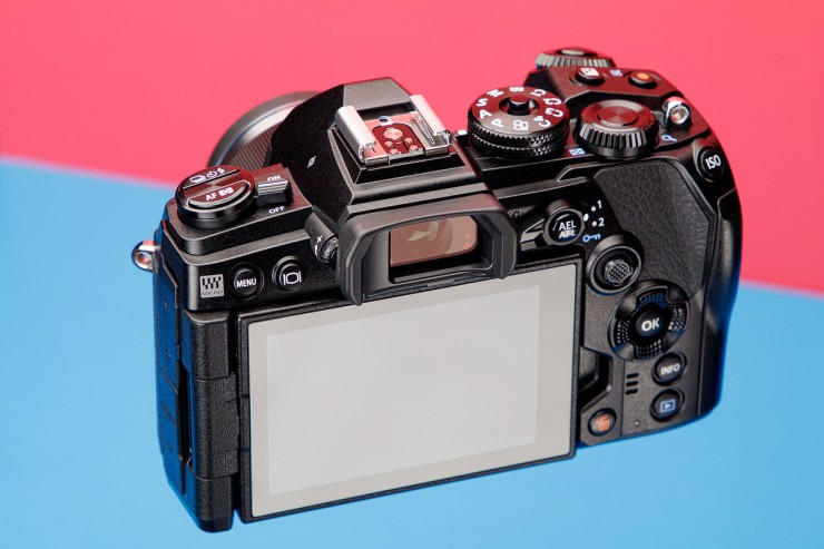 المپوس دوربین E M1 Mark III را همراه با پردازنده قدرتمند رونمایی کرد