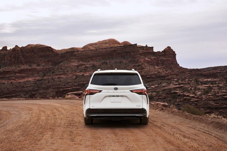 2021 Toyota Sienna minivan / مینی ون تویوتا سیه نا 2021