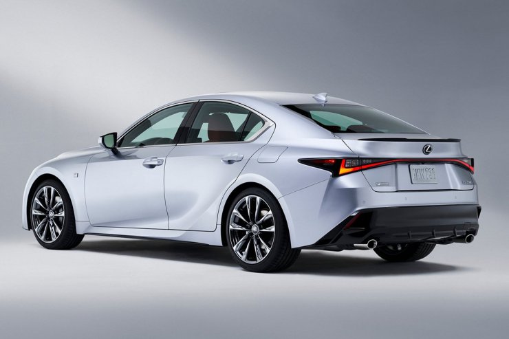 lexus is 2021