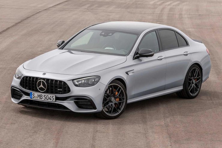 مرسدس بنز E63 S AMG با رینگ‌های پنج پره مشکی