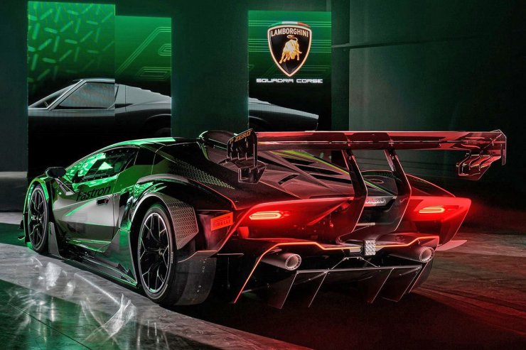 Lamborghini Essenza SCV12 لامبورگینی اسنزا نمای پشت