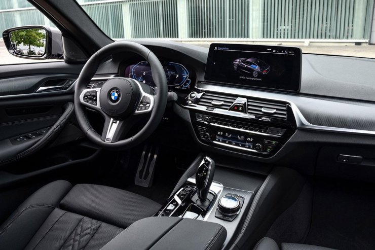 BMW 545e xDrive Sedan بی ام ایکس سری 5 پلاگین هیبرید نمای کابین