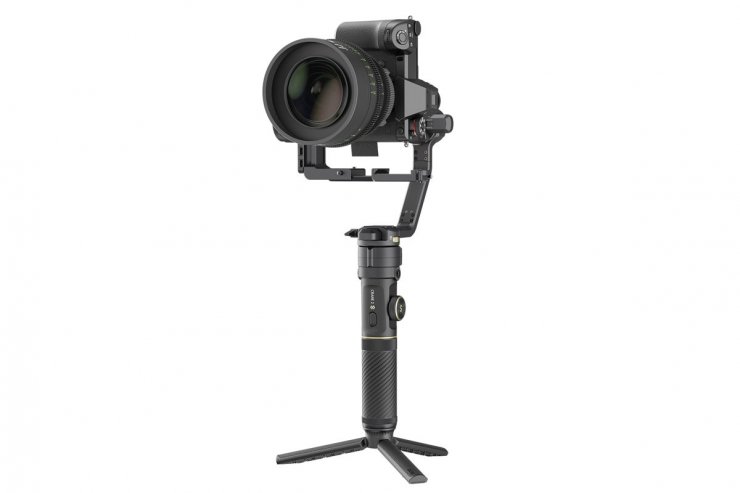 گیمبال ژیون کرین 2 اس / Zhiyun Crane 2S از جلو با دوربین