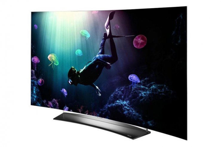 نمای نیمرخ تلویزیون OLED ال جی C6P مدل 55 اینچ با صفحه روشن