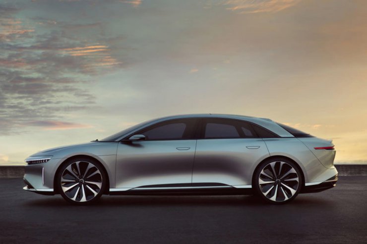 نمای جانبی خودروی الکتریکی و سدان لوکس لوسید ایر / Lucid Air electric luxury sedan