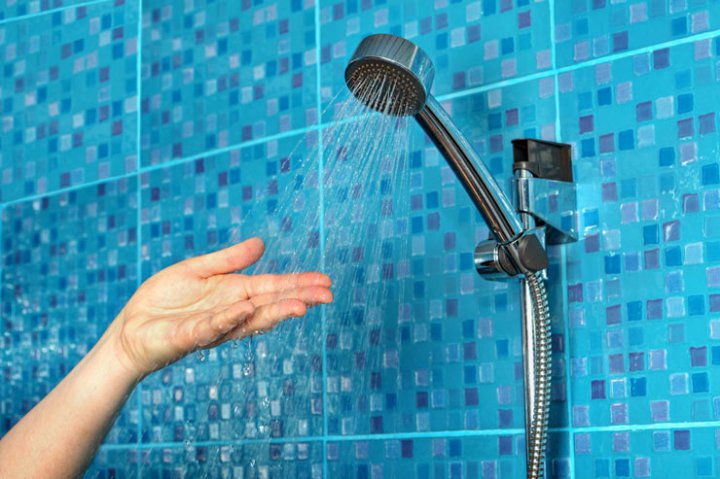 روش صحیح حمام کردن؛ نکات کلیدی و اشتباهاتی که باید از آنها پرهیز کنید