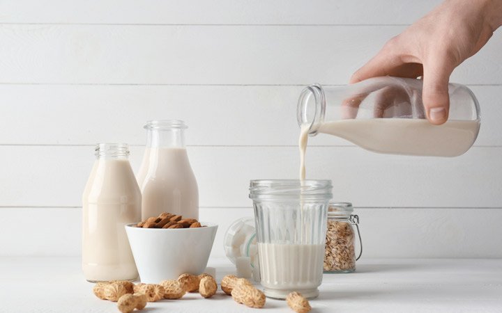 جایگزین‌های شیر، یکی از مواد غذایی انرژی‌زا برای مبارزه با خستگی و بی‌حالی روزانه