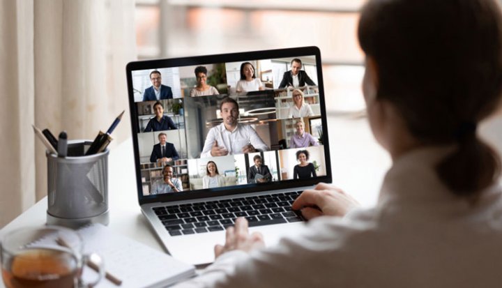 ۳ مزیت جلسات آنلاین بر جلسات حضوری که باعث پیشبرد بهتر کارتان می‌شوند