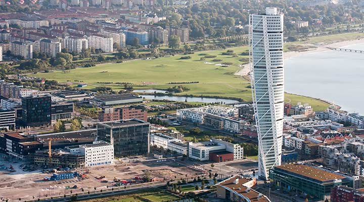 عجیب ترین سازه های معماری دنیا - برج ستون فقرات پیچنده (Turning Torso، مالمو، سوئد