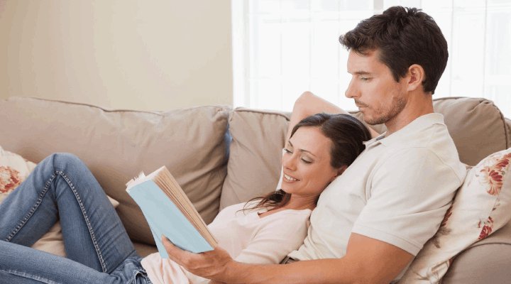 ۷ کتابی که زوج‌ها باید برای بهبود روابط عاطفی‌شان بخوانند