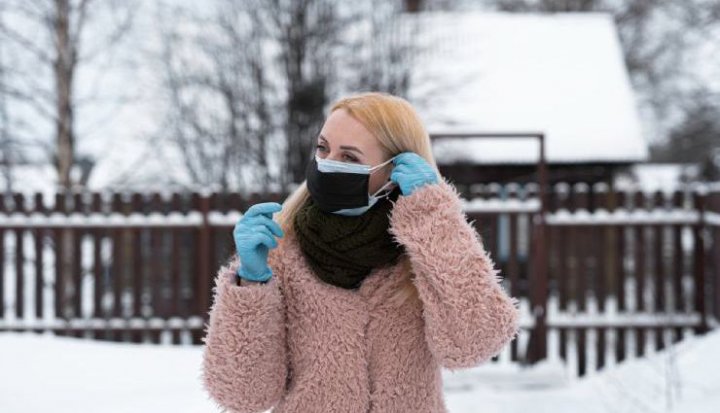 آیا استفاده از دو ماسک روی هم خطر انتقال ویروس کرونا را کمتر می‌کند؟