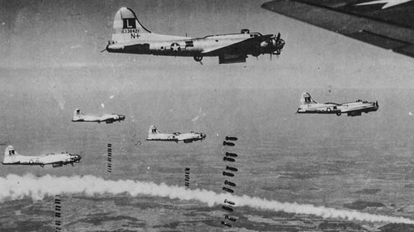 دژ پرنده در جنگ جهانی دوم؛ با بمب&zwnj;افکن افسانه ای B 17 بیشتر آشنا شوید