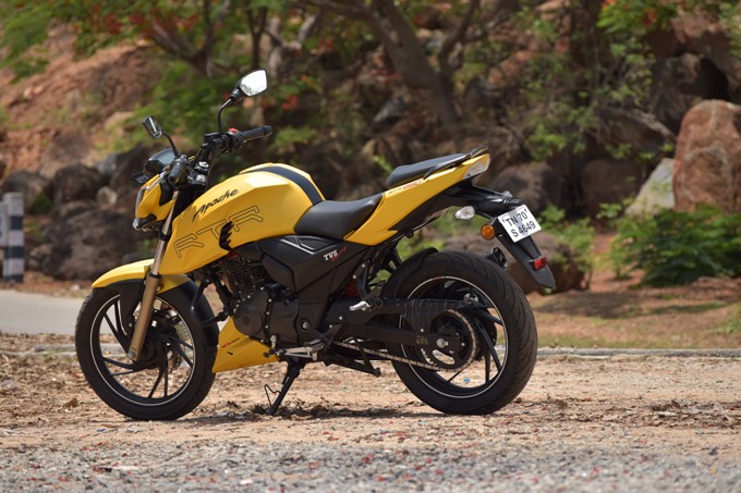 موتورسیکلت آپاچی 200؛ بررسی مشخصات فنی و نقاط قوت و ضعف