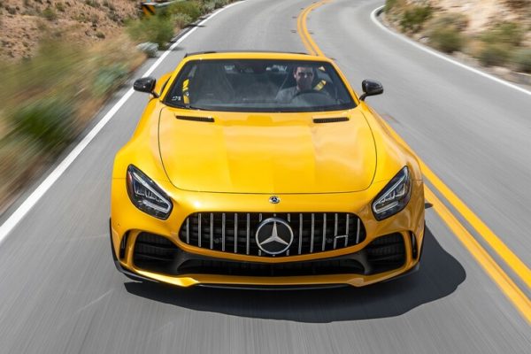 رقابت داغ پورشه 911 توربو S، مک لارن 720S و مرسدس AMG GT R در بازار سرد صنعت خودروسازی جهان