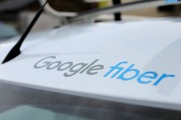 گوگل فایبر اینترنت ۲ گیگابیت بر ثانیه را با قیمت ماهانه ۱۰۰ دلار ارائه می‌کند