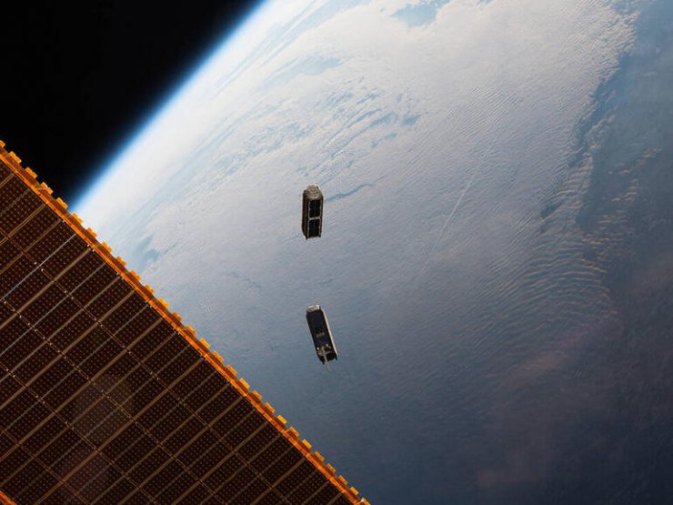 IBM پروژه پیش‌بینی مسیر زباله‌های فضایی و بهینه‌سازی ارتباط ماهواره‌ای را منبع باز کرد