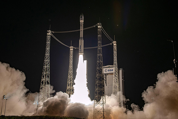 پرتاب ناموفق راکت شرکت آریان‌اسپیس و نابودی محموله آن