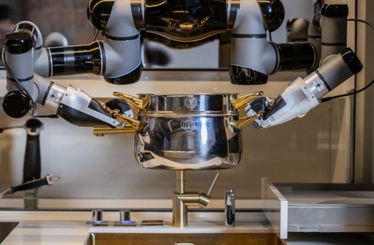 مدیریت کامل آشپزخانه با ربات هوشمند ۳۴۰ هزار دلاری Moley [تماشا کنید]
