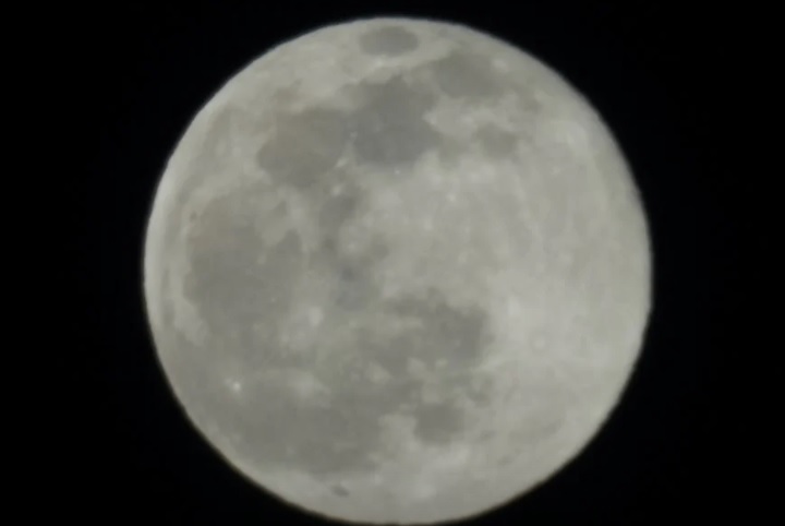 عکس گرفته شده از ماه با دوربین سونی
