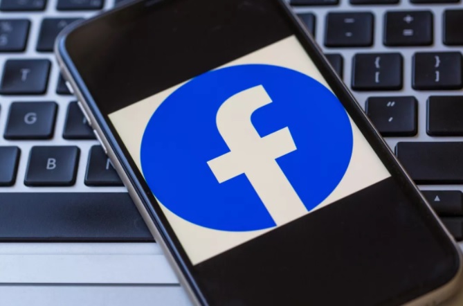 طعنه کوک به فیسبوک: شرکتی که بر مبنای فریب کاربران بنا نهاده شده باید اصلاح شود