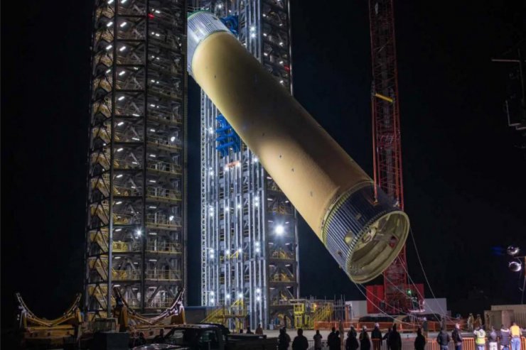 آینده مبهم SLS: ناسا مقرون‌به‌صرفه بودن راکت غول‌پیکر خود را بررسی می‌کند