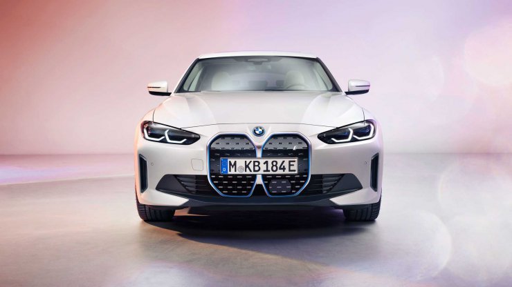 BMW در پاسخ به منتقدان: خودروهای الکتریکی ما از دیگر برندها زیباترند