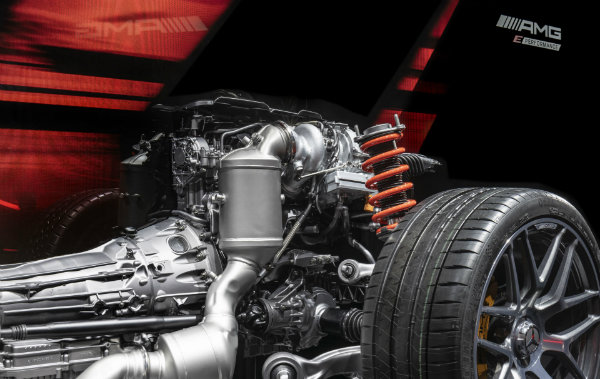 مدل‌های برقی و هیبریدی مرسدس بنز AMG با قدرت 804 اسب بخار در راهند