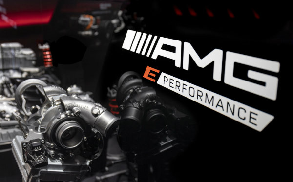 مدل‌های برقی و هیبریدی مرسدس بنز AMG با قدرت 804 اسب بخار در راهند