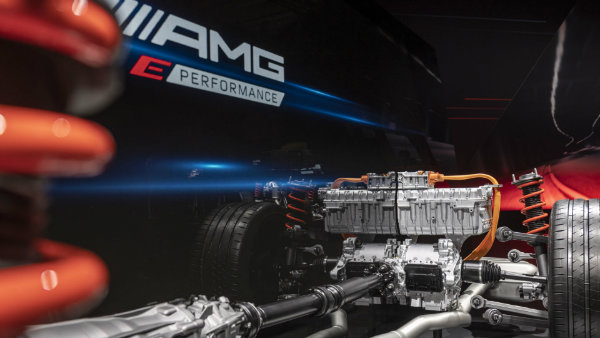 مدل‌های برقی و هیبریدی مرسدس بنز AMG با قدرت 804 اسب بخار در راهند