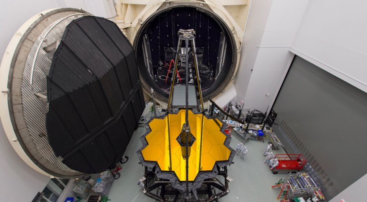 Spaceport schedule conflict could delay JWST launch - SpaceNews