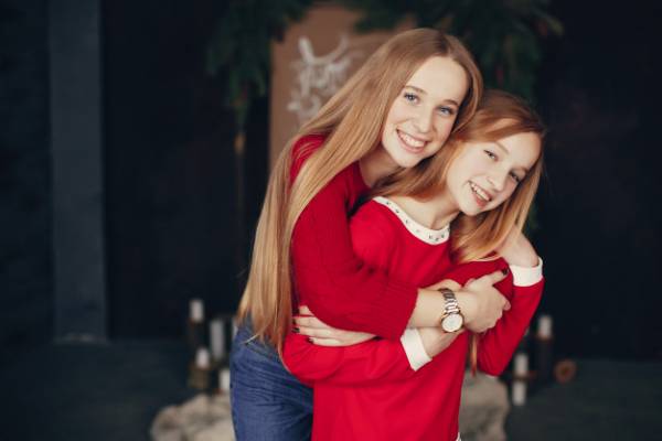 فواید داشتن خواهر بزرگتر خواهر بزرگتر