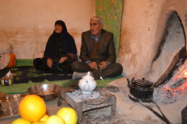 حکایت جالب چله نشینی در سراسر کشور تا برکت خیزی آجیل ها در شب یلدا حکایت جالب چله نشینی در سراسر کشور تا برکت خیزی آجیل ها در شب یلدا