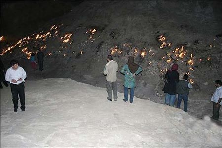 کوهی که همیشه می‌سوزد!