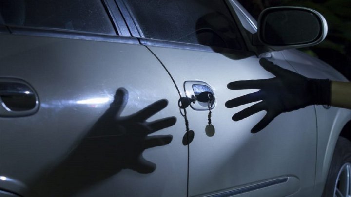 سرقت خودروی یک زن مقابل چشمانش در ماهشهر + فیلم