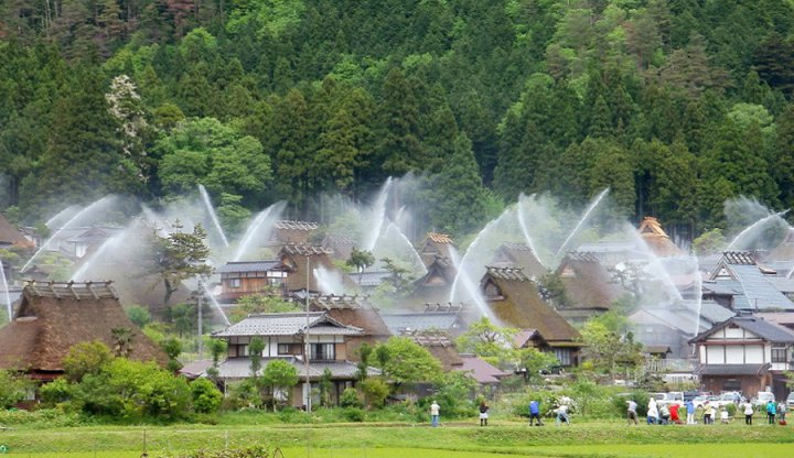 تلفیق سنت و مدرنیته/ ابتکار جالب دهکده ژاپنی برای حفظ خود در برابر آتش