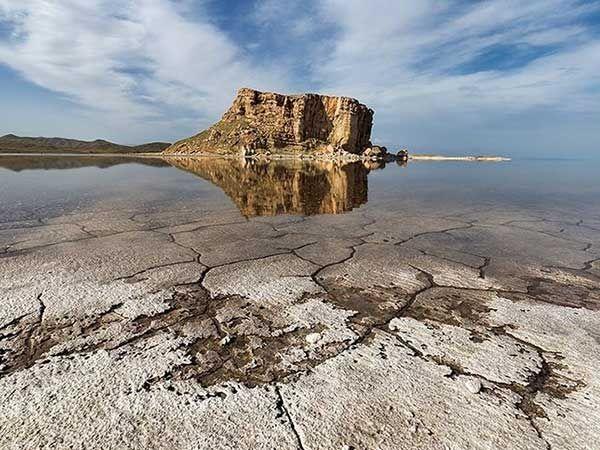 احیا دریاچه‌ای که شما را در آب معلق نگه می‌دارد