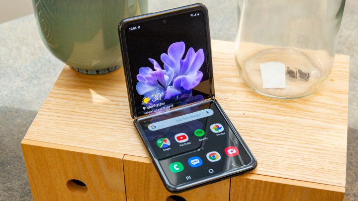 تولید نسخه 5G گلکسی Z Flip تائید شد