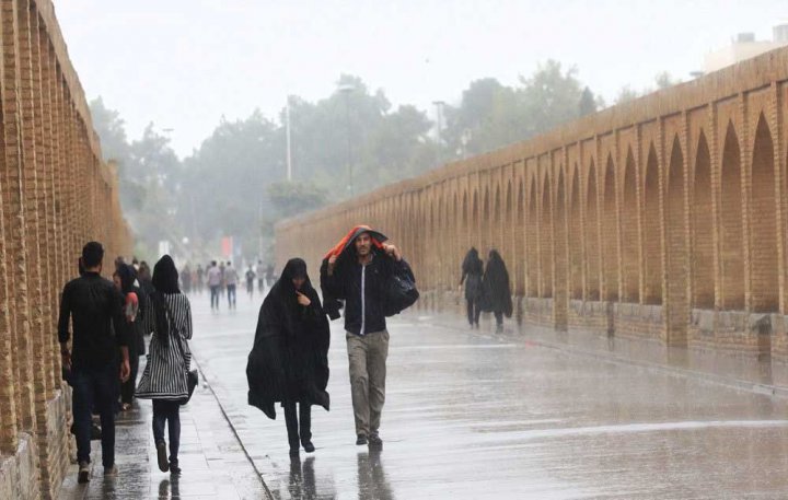 اصفهان در محاصره آلاینده‌ها در سرما، گرفتار گردوغبار در گرما /آیا قانون هوای پاک به داد اصفهان می رسد؟